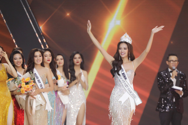 Khoảnh khắc Ngọc Châu đăng quang Hoa hậu Hoàn vũ Việt Nam 2022 - Ảnh 5.