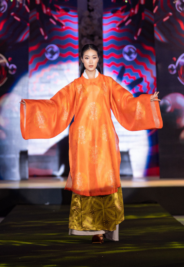 Quảng bá văn hóa du lịch qua thời trang tại Vietnam International Fashion Tour - Ảnh 5.