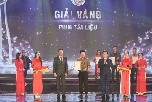 PTL Bẫy đoạt giải A Giải báo chí Quốc gia năm 2022 - Ảnh 2.