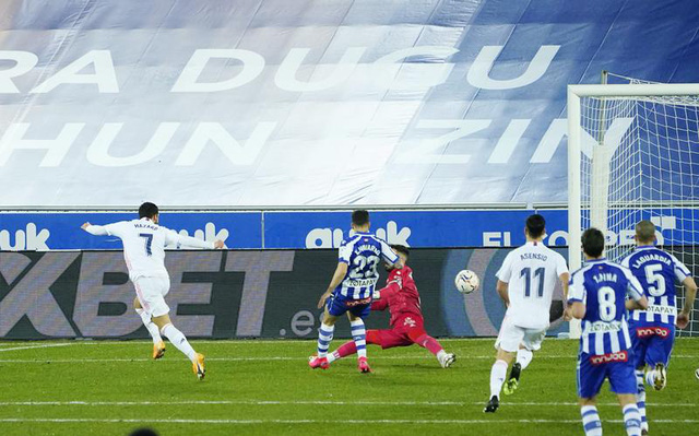 Vòng 20 La Liga: Hazard và Benzema lập công, Real thắng đậm Alaves - Ảnh 2.