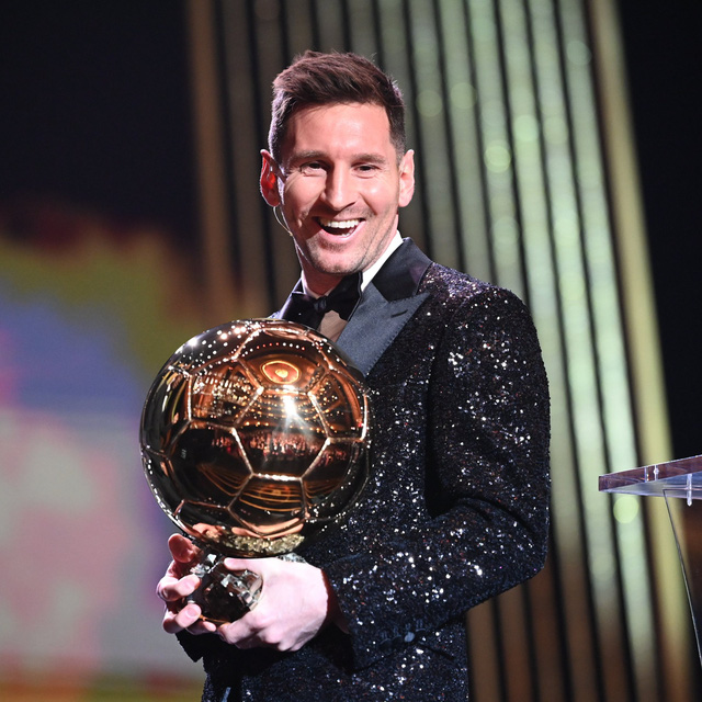 Lionel Messi lần thứ 7 giành danh hiệu Quả bóng Vàng - Ảnh 1.