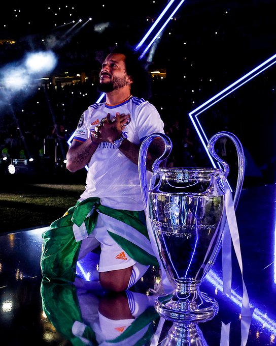 Real Madrid diễu hành ăn mừng chức vô địch Champions League - Ảnh 10.