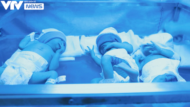 VTV Đặc biệt Ngày con chào đời: Xúc động khoảnh khắc các sinh linh bé nhỏ ra đời nơi tâm dịch - Ảnh 9.