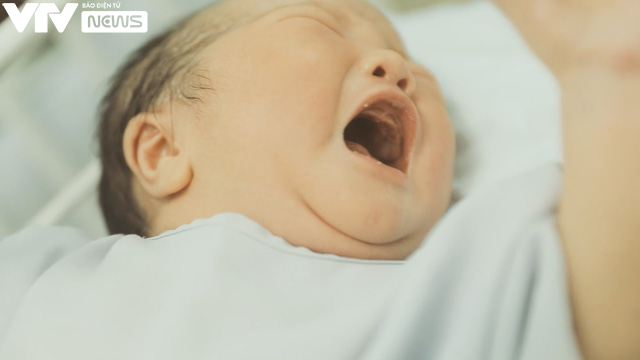 VTV Đặc biệt Ngày con chào đời: Xúc động khoảnh khắc các sinh linh bé nhỏ ra đời nơi tâm dịch - Ảnh 22.