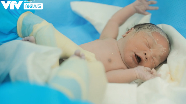 VTV Đặc biệt Ngày con chào đời: Xúc động khoảnh khắc các sinh linh bé nhỏ ra đời nơi tâm dịch - Ảnh 26.