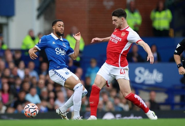 Thắng tối thiểu Everton, Arsenal trở lại top 4 Ngoại hạng Anh - Ảnh 1.