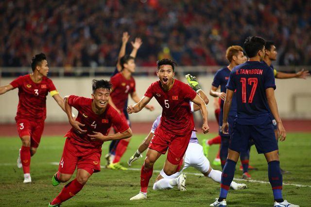 Lịch sử đối đầu giữa ĐT Việt Nam và ĐT Thái Lan tại bán kết các kỳ AFF Cup - Ảnh 5.