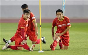 ĐT Việt Nam chốt danh sách 23 cầu thủ thi đấu với Australia | Hùng Dũng trở lại