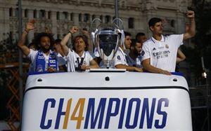 Real Madrid diễu hành ăn mừng chức vô địch Champions League