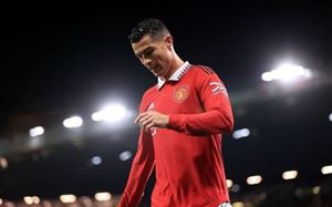 Manchester United gạch tên Ronaldo khỏi đội hình đấu Chelsea