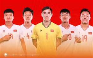 Thủ thành Quan Văn Chuẩn đeo băng thủ quân đội tuyển U23 Việt Nam tại VCK U23 châu Á 2024