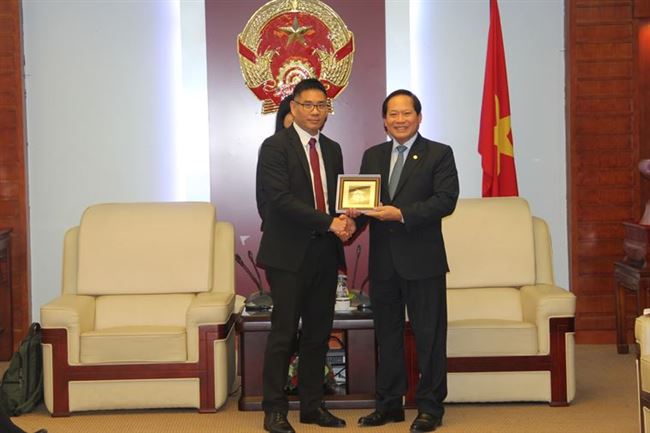 Bộ trưởng Bộ TT&TT Trương Minh Tuấn tiếp đại diện Facebook