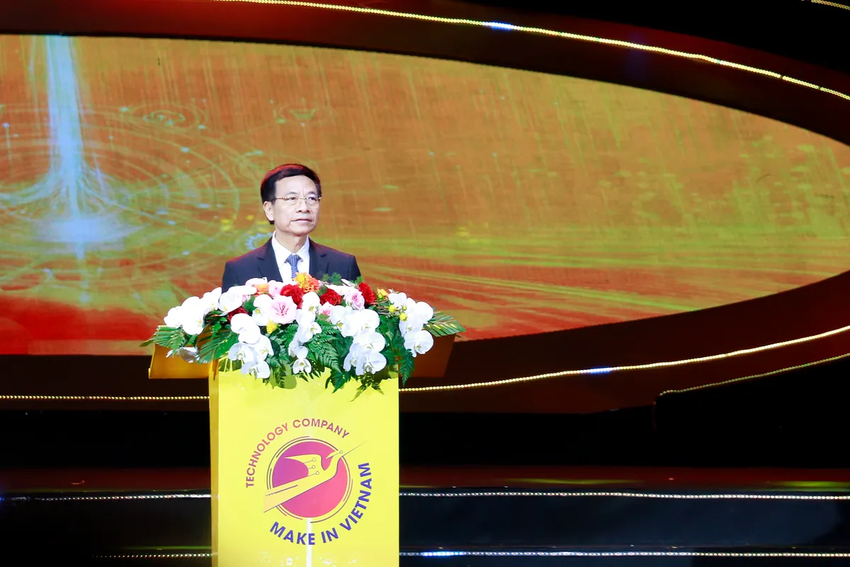 7 sản phẩm đạt giải Vàng Make in Viet Nam 2024 - Ảnh 1.