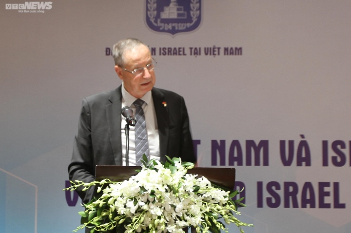 Đại sứ Israel Yaron Mayer.