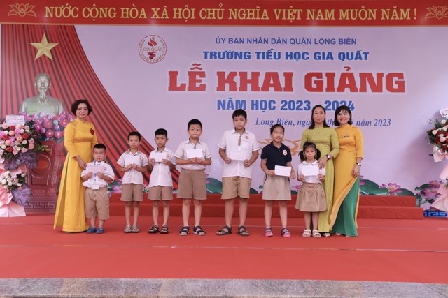 Gần 2,3 triệu học sinh Thủ đô Hà Nội hân hoan đón năm học mới - Ảnh 3.