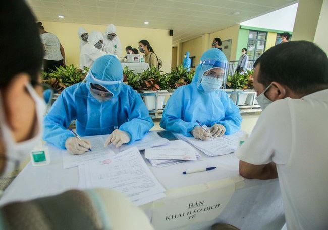 Hà Nội khẩn trương xét nghiệm PCR cho 75.000 người