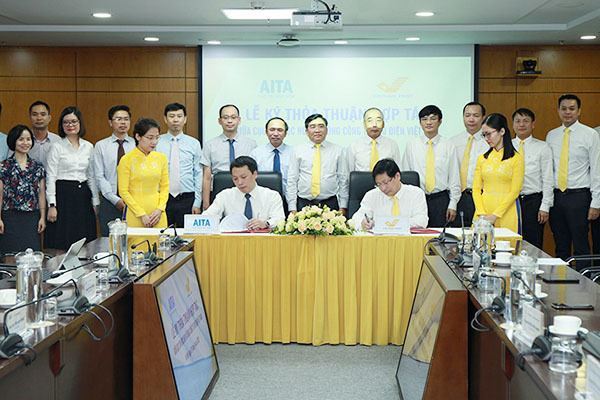 Cục Tin học hóa và VietnamPost hợp tác đưa chuyển đổi số vào thực tiễn