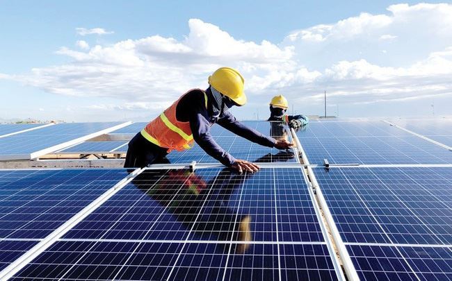 Bộ Công Thương hỏa tốc yêu cầu EVN đàm phán với các chủ đầu tư điện gió, mặt trời
